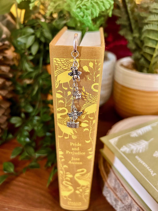 Silver Bee Bookmark: Antique Style Charm, Nature Inspired Gift