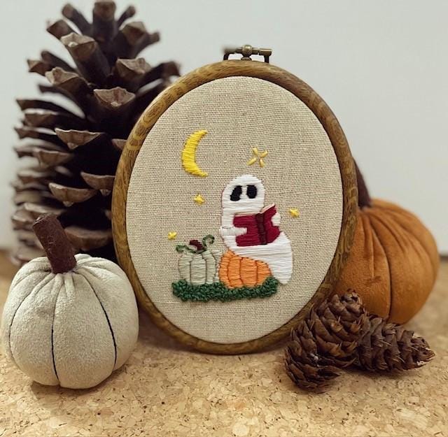 Spooky Ghost Embroidery Pattern: Beginner Halloween DIY Craft (PDF Pattern)