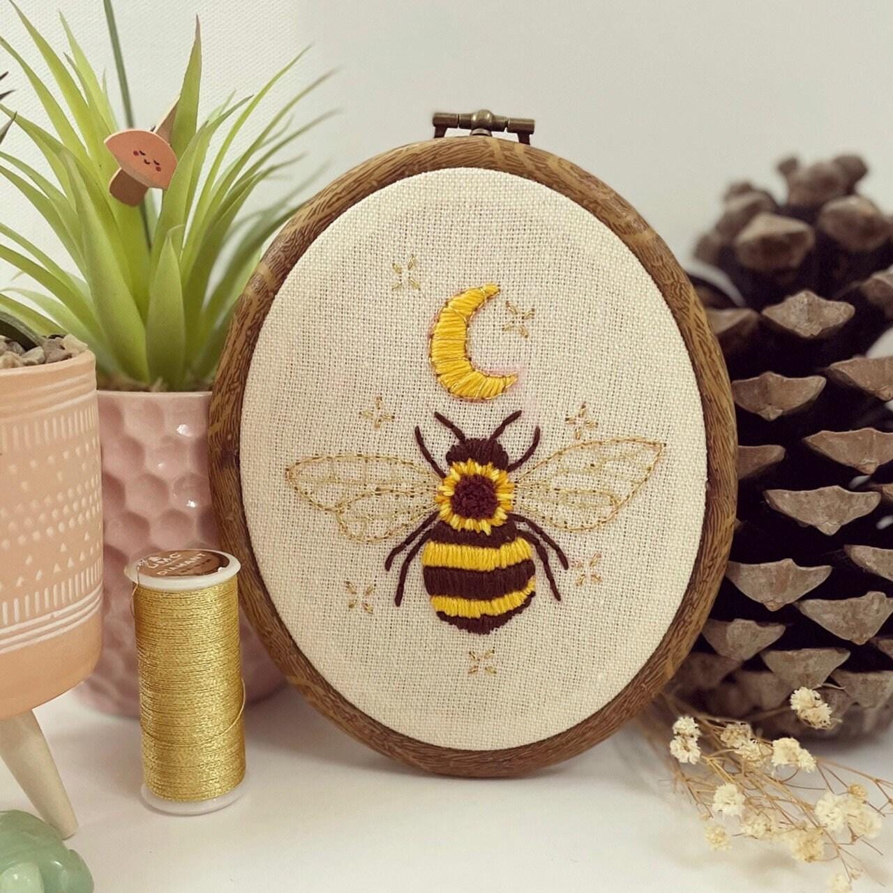 PDF Embroidery Pattern – Luna Bee with Crescent Moon | Celestial Nature Hoop Art