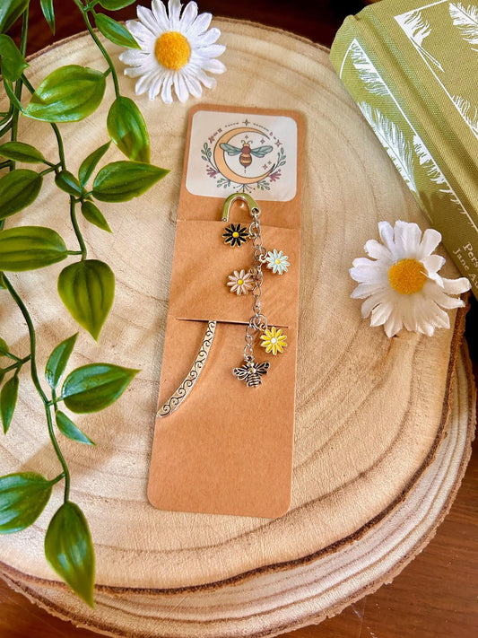 Daisy & Bee Bookmark: Silver Floral Charm, Cottagecore Book Accessory