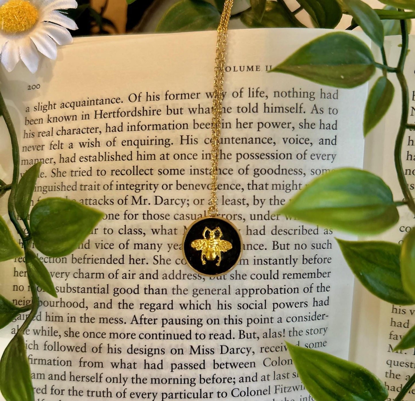 Celestial Bee Necklace – Black & Gold Oval Pendant with Moon & Bee Charm | Witchy Cottagecore Jewellery