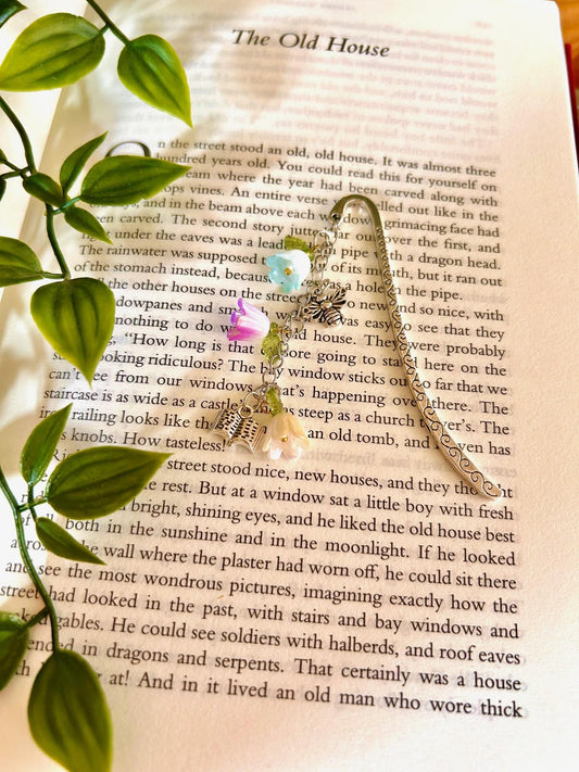 Flower & Bee Bookmark: Cottagecore Book Lover Gift