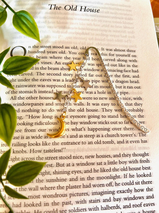 Celestial Bookmark: Moon & Stars Silver Charm - Fantasy Reading Accessory