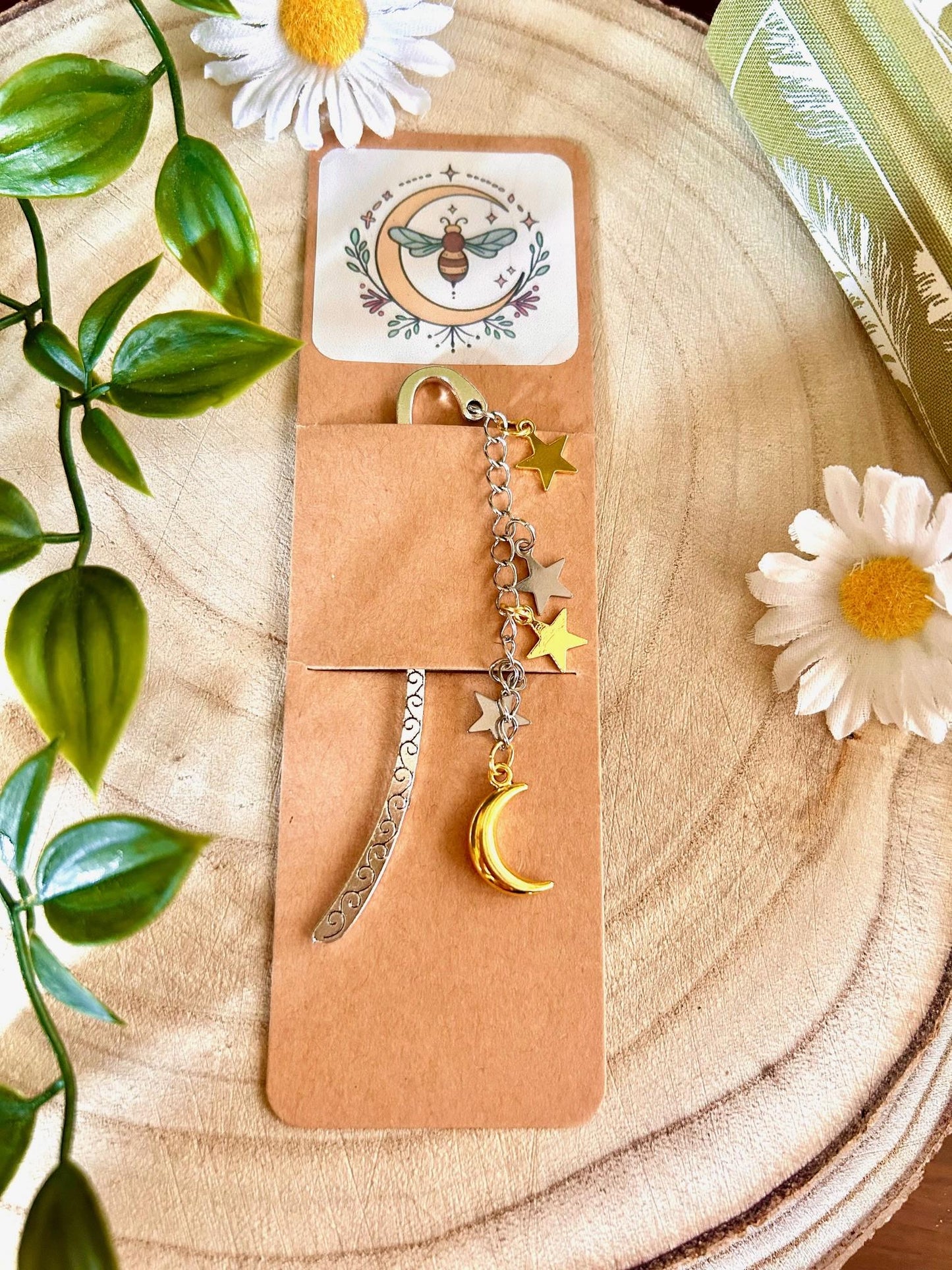 Celestial Bookmark: Moon & Stars Silver Charm - Fantasy Reading Accessory