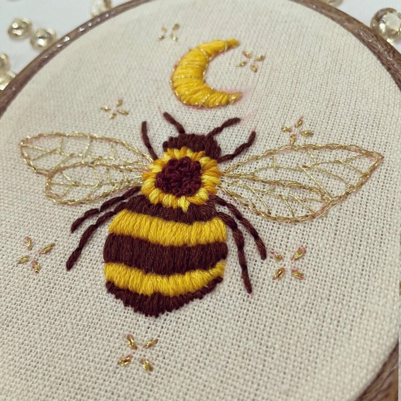 PDF Embroidery Pattern – Luna Bee with Crescent Moon | Celestial Nature Hoop Art