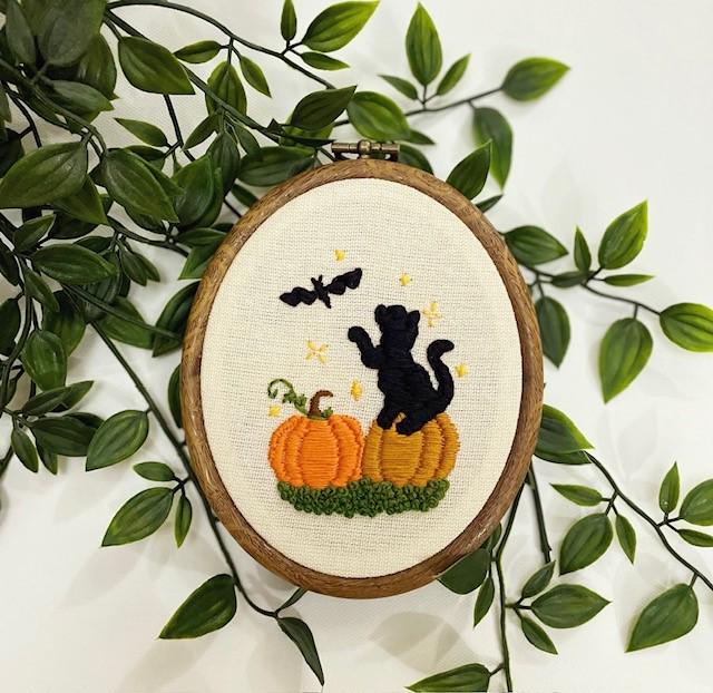 Black Cat Embroidery Pattern: Modern Beginner DIY Halloween Pumpkin Craft (PDF Pattern)