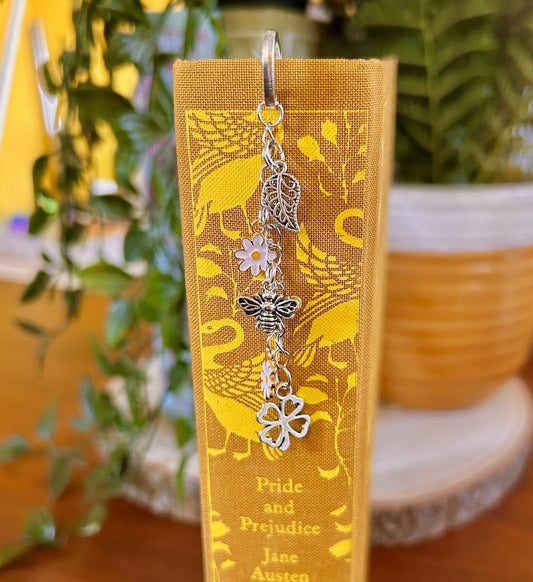 Silver Bee Daisy Bookmark | Cottagecore Nature Book Accessory, Botanical Metallic Trinket