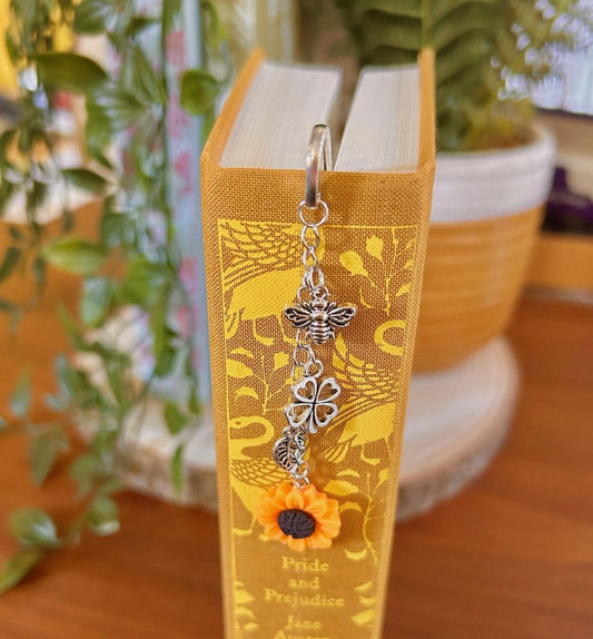 Bee Sunflower Charm Bookmark | Floral Nature Lucky Clover Book Accessory, Cottagecore Style