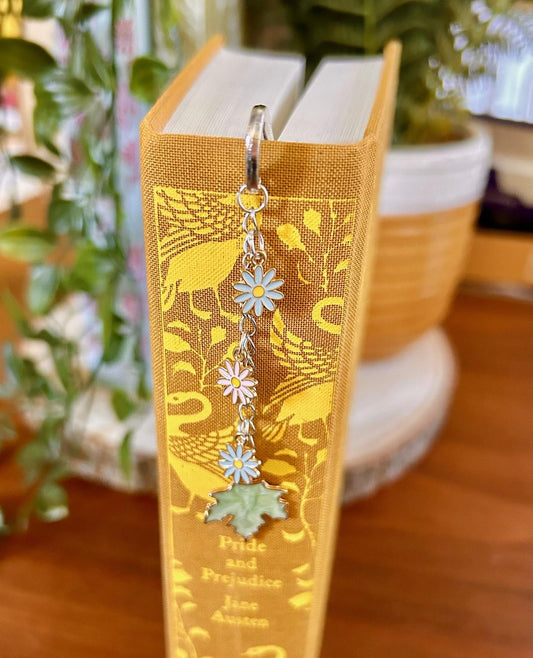 Daisy Leaf Charm Metallic Bookmark | Silver-Toned Metal Cottagecore Floral Book Accessory