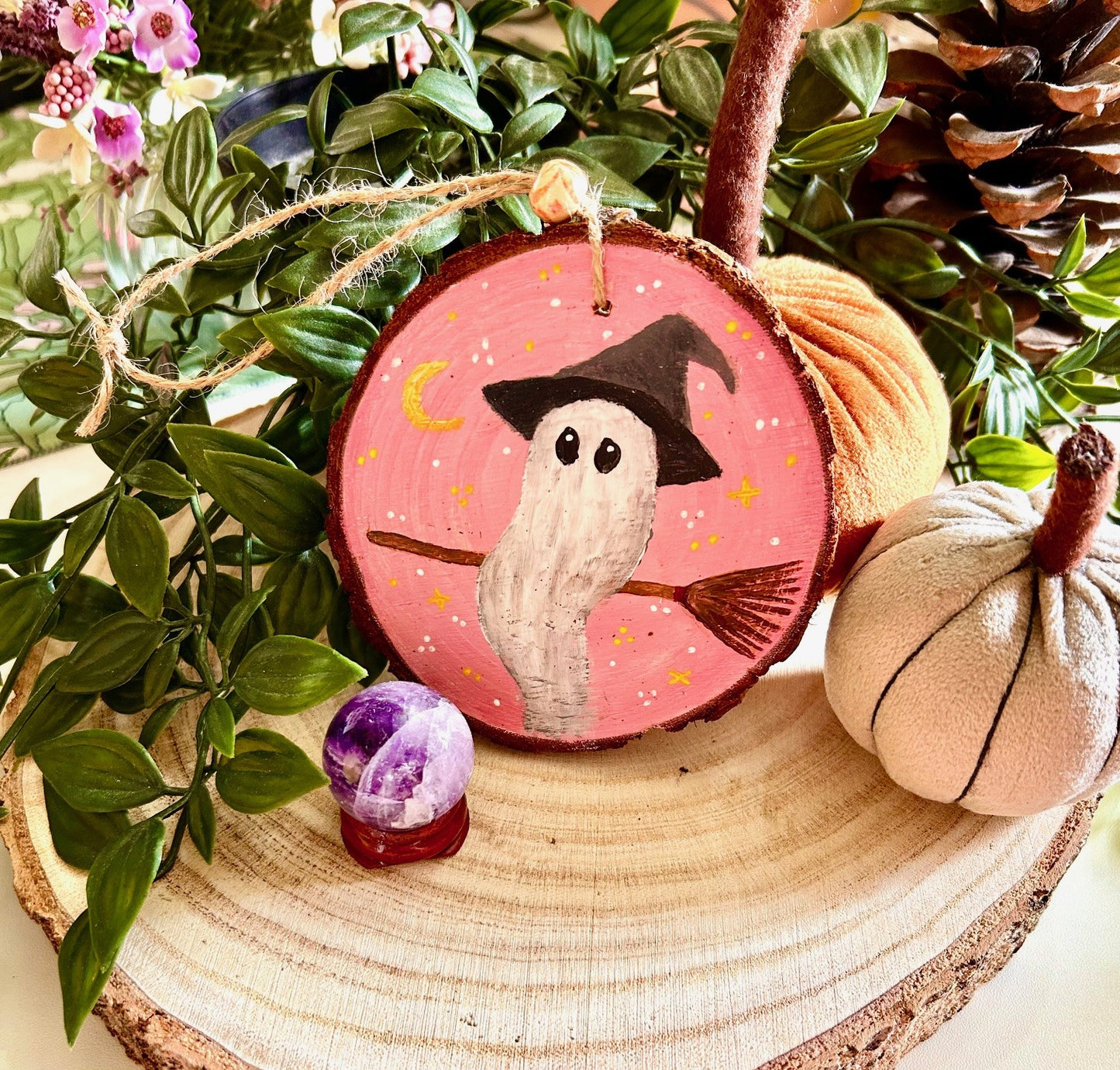 Hand Painted Wooden Ghost Ornament – Witchy Halloween Decor | Cute Ghost on Broom | Cosy Autumn Decoration | Whimsical Spooky Fall Art