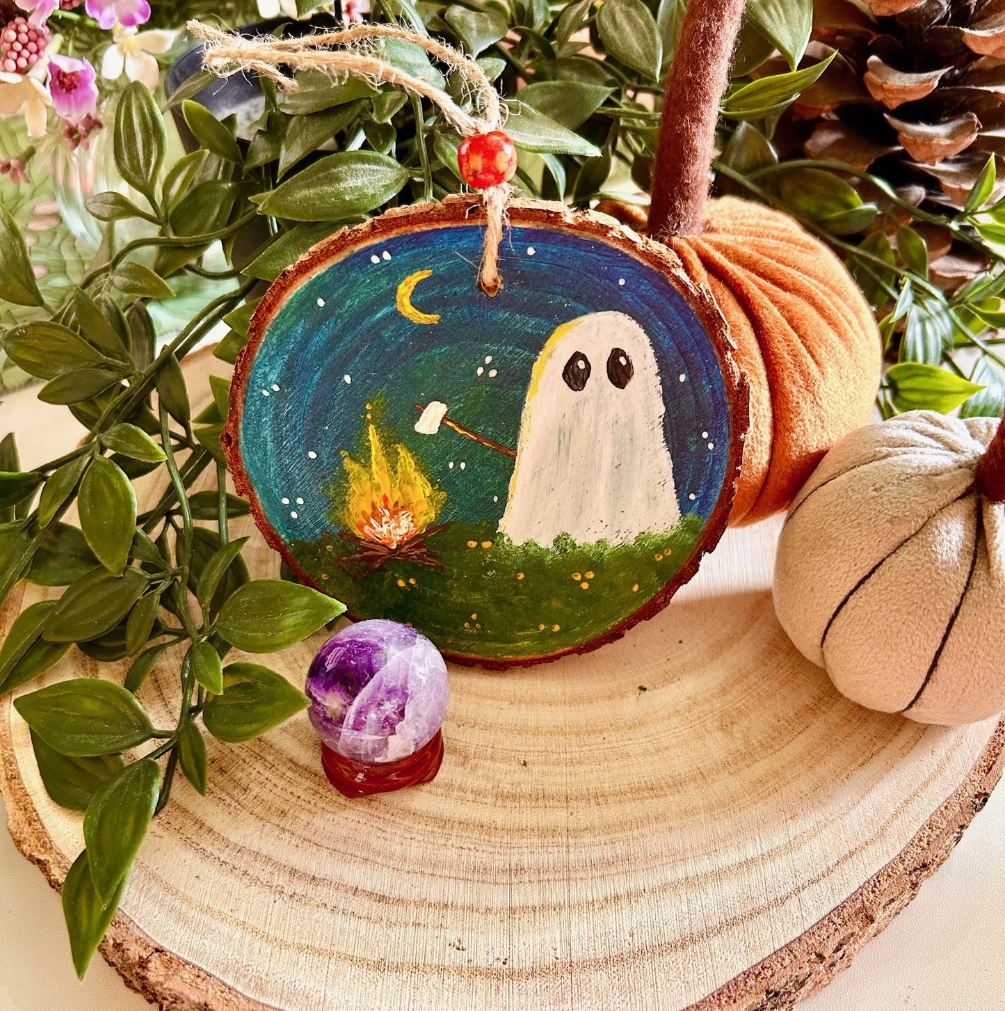 Hand Painted Wooden Ghost Ornament – Cosy Campfire Halloween Decor | Cute Ghost Roasting Marshmallow | Whimsical Autumn Wood Slice Art