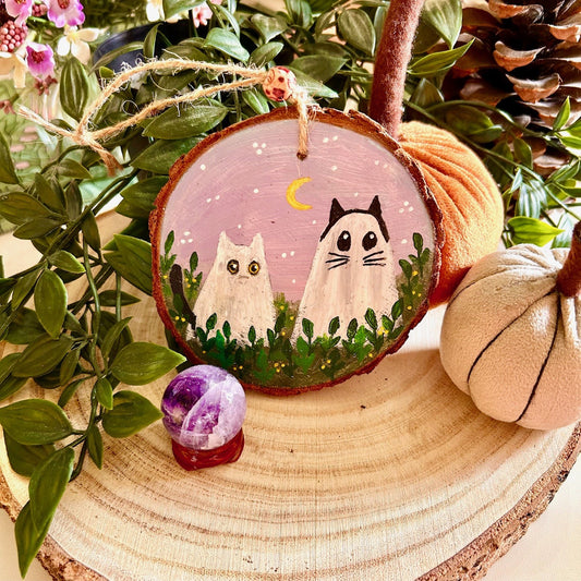 Hand Painted Wooden Ghost Cat Ornament – Cute Cat Halloween Decor | Whimsical Autumn Wood Slice Art | Cute Costumes Spooky Black Cat Art