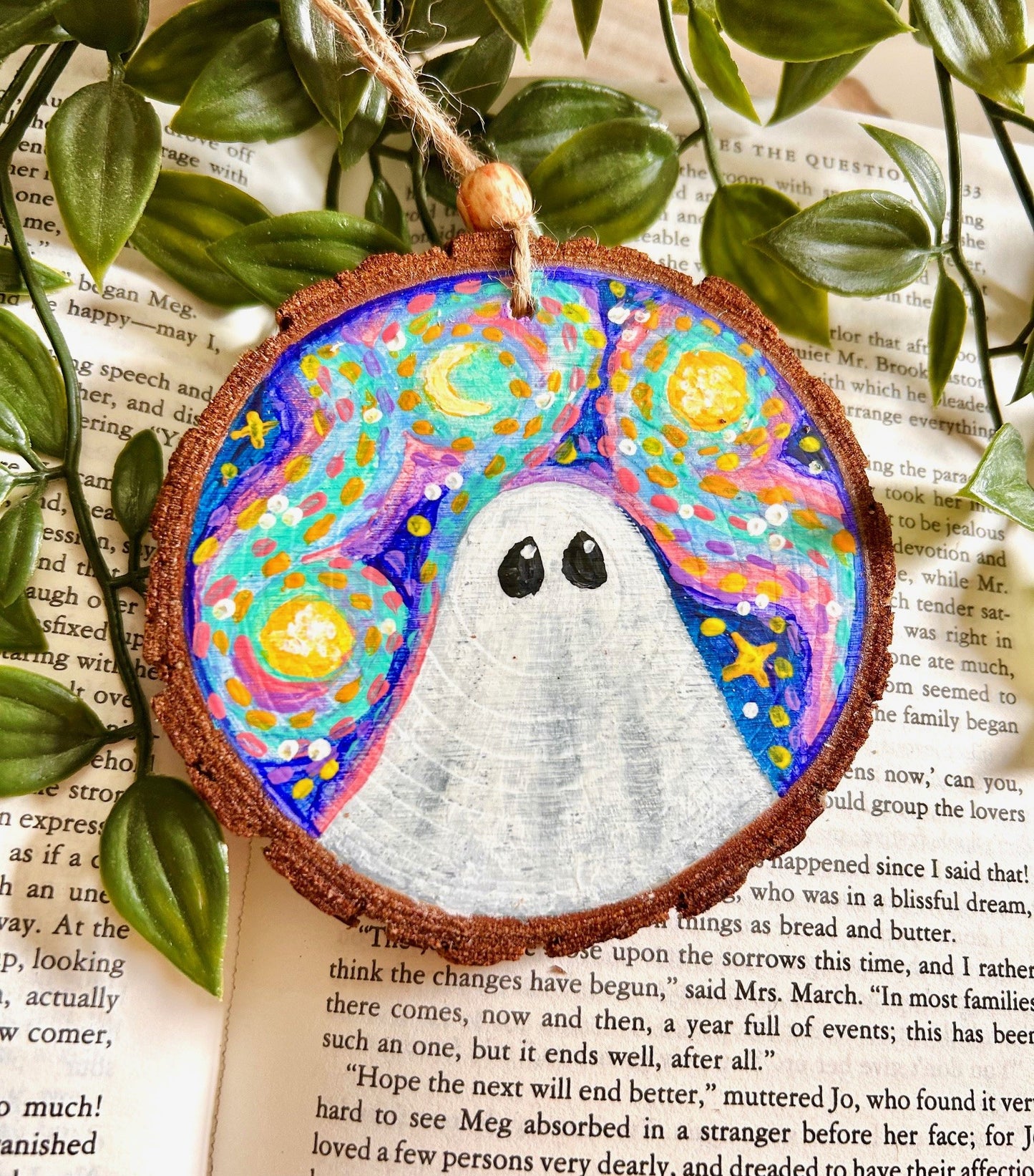 Hand Painted Wooden Ghost Ornament – Starry Night Halloween Decor | Whimsical Celestial Ghost Art | Cosy Autumn Wood Slice Ornament
